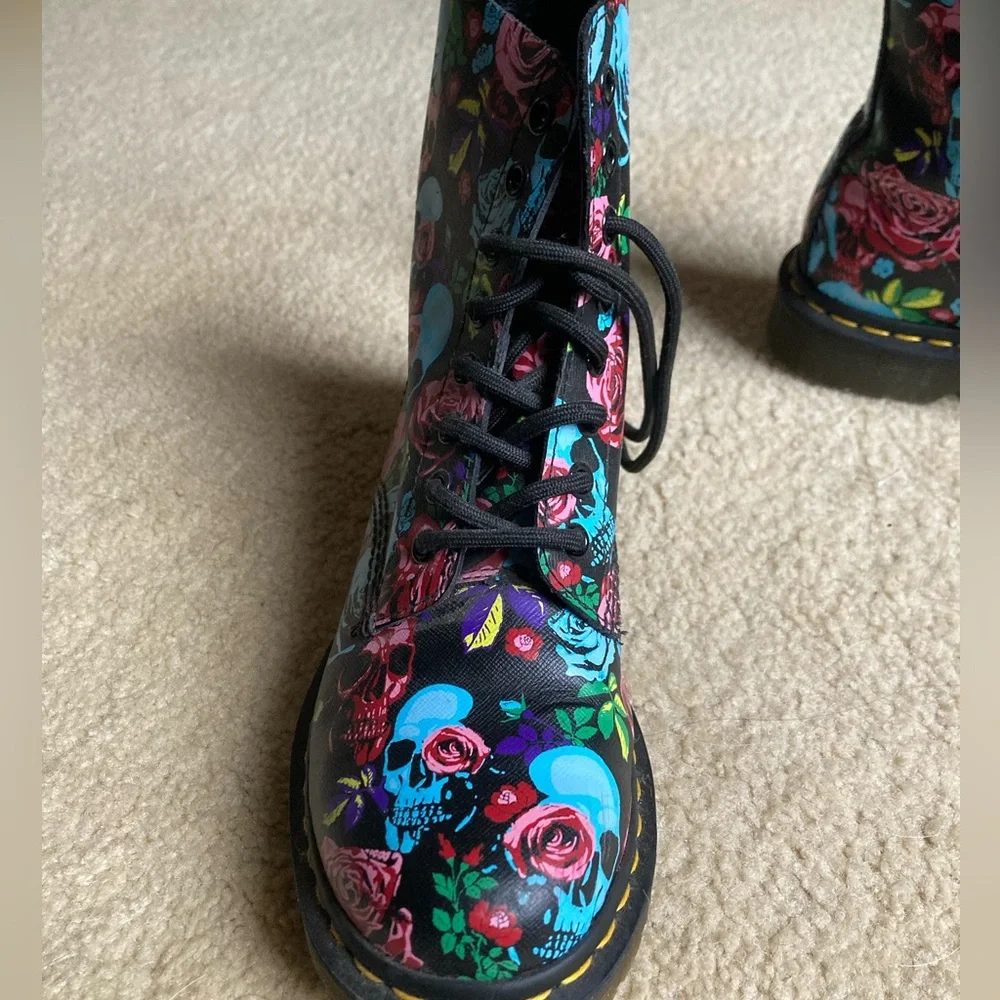 Floral skull Doc Martens (NEW) - Picture 2 of 3
